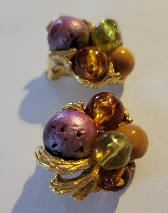 Vintage ART cluster bead clip earrings - image 7