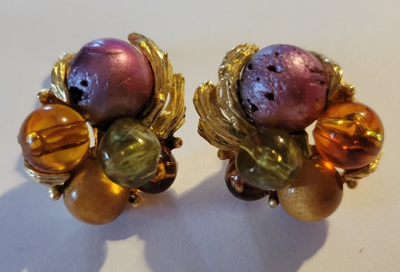 Vintage ART cluster bead clip earrings - image 1