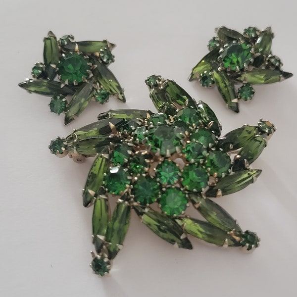 Vintage Weiss Green Chaton Navette Cut Rhinestone Brooch and matching Clip Earrings