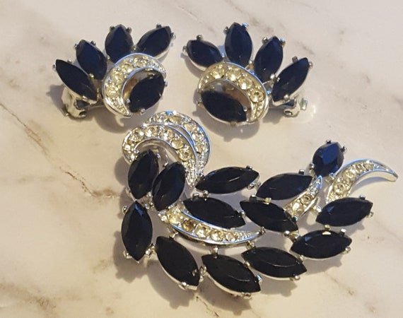 Sarah Coventry Vienna Nights Clip Earrings and Br… - image 1