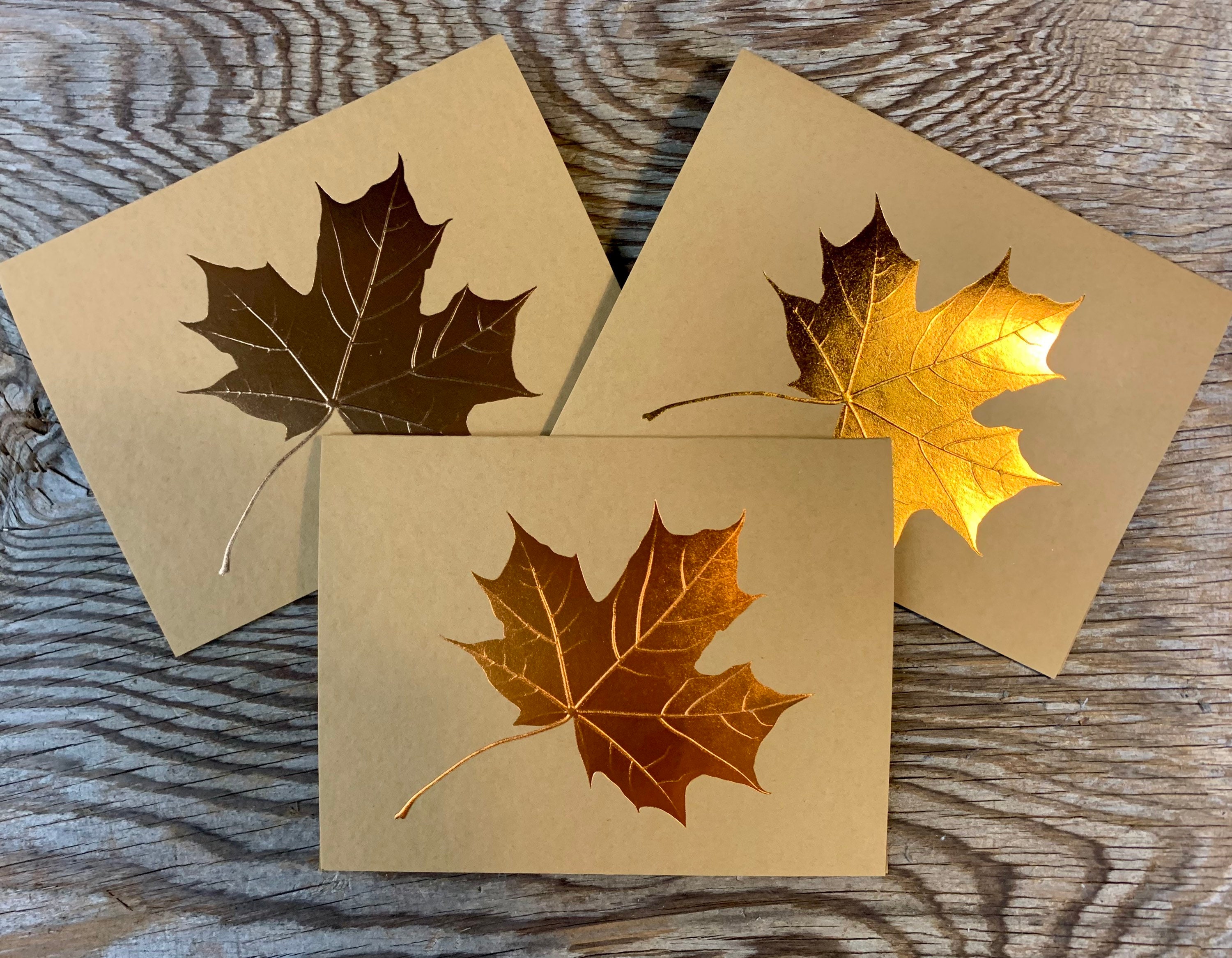jeu de cartes de feuilles d'automne à l'aquarelle. feuilles d'automne  cartes de correspondance. Feuille orange rouge rouille. cartes vierges  cartes