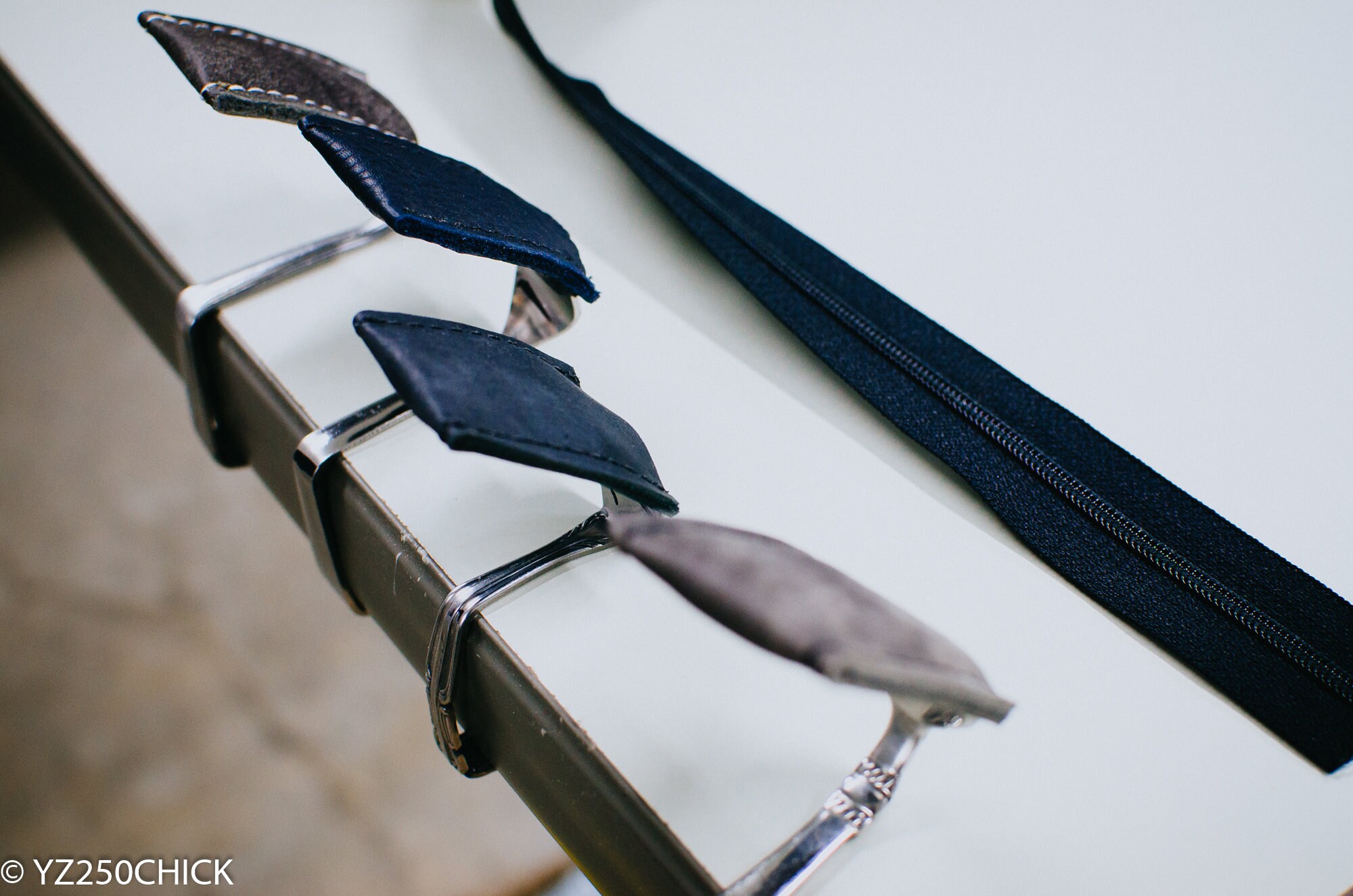 1 Table Top Zipper Jig Fork Hack Hands Free Zipper Slide Etsy