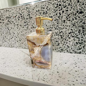 Handcrafted Agate Stone Soap Dispenser: Elegant Bath Décor