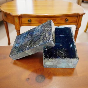 Joyero de labradorita azul: joyero grande para cenizas, curación y regalo conmemorativo.