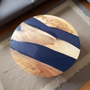 Table ronde en résine époxy noire - Meubles en bois faits main - Décoration d'intérieur moderne - Table basse rustique - Plateau de table en résine personnalisé