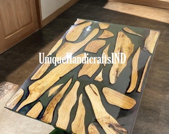 Handgefertigter Couchtisch aus Nussbaum Epoxidharz - Moderner Beistelltisch