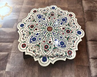 Tablero de mesa de centro de mármol con incrustaciones florales de lapislázuli: arte de marquetería artesanal