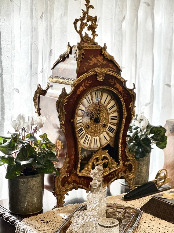 Le Ore Horloge à pendule de table italienne avec mouvement à carillon  mécanique de 8 jours Belle horloge à carillon ornée Horloge italienne rare  et unique -  Canada