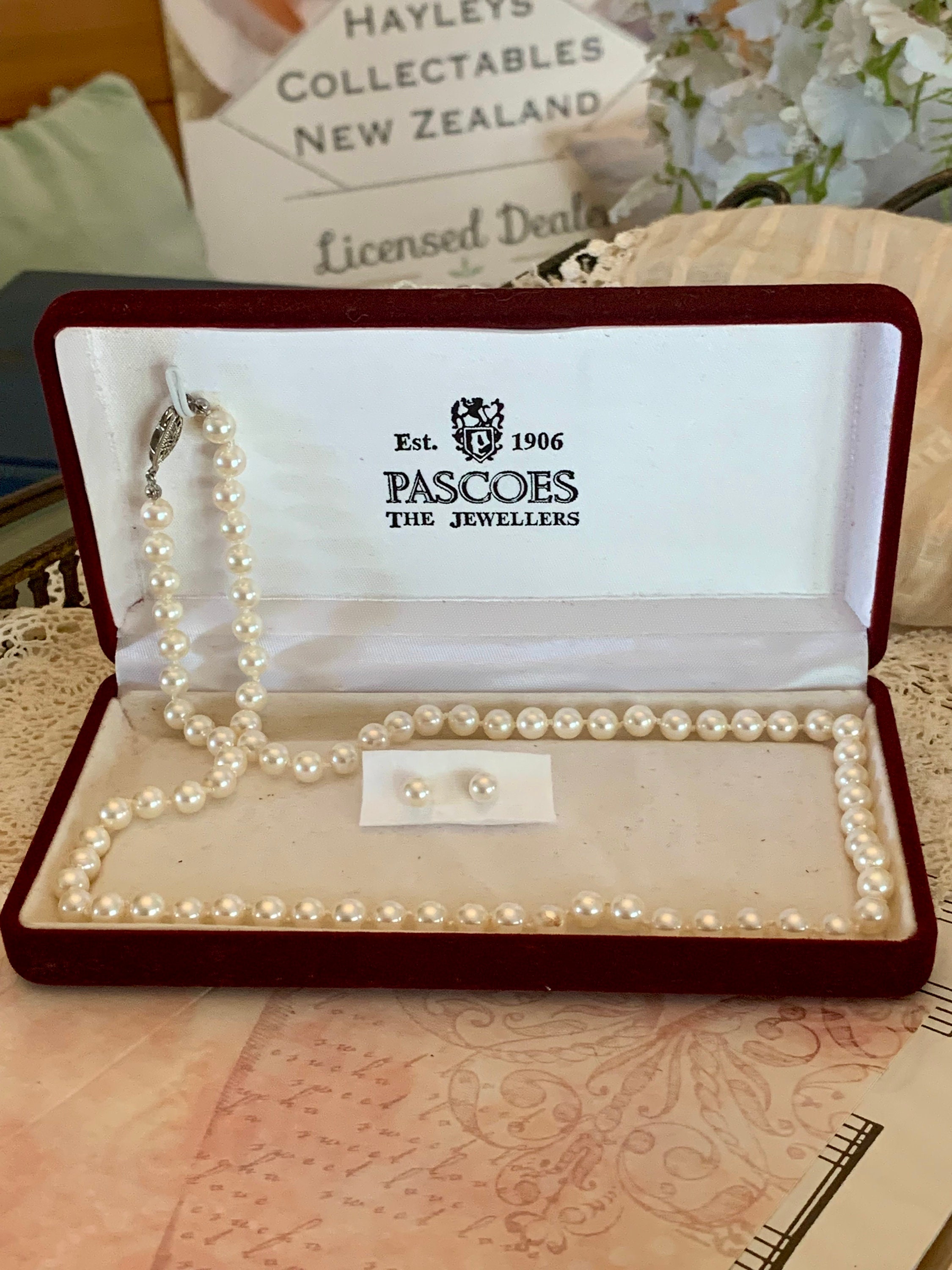 Pascoes pearl deals necklace