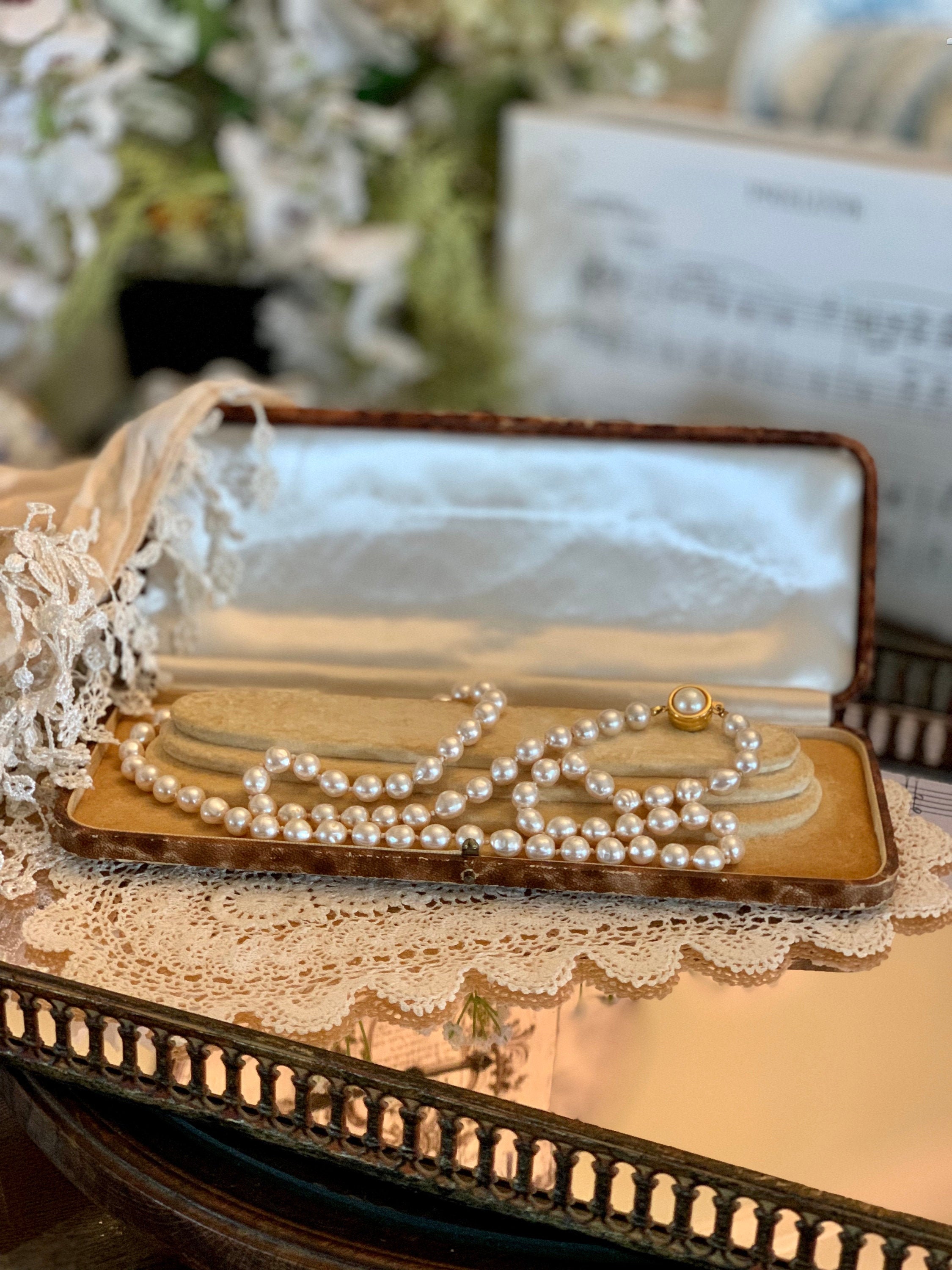 Oroton Pearl Necklace Designer Pearl and Diamant Necklace with Ornate Double Sided Clasp Vintage Fashion Collectable