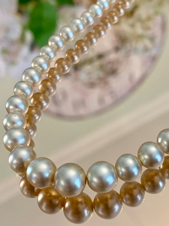 Re Strung Girls Pearls - Vintage Graduated Pearls… - image 9