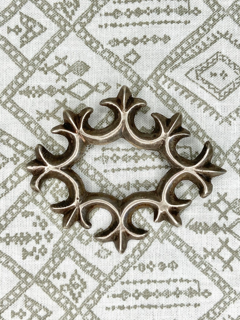 Vintage Native American Sterling Silver Sandcast Pin #746
