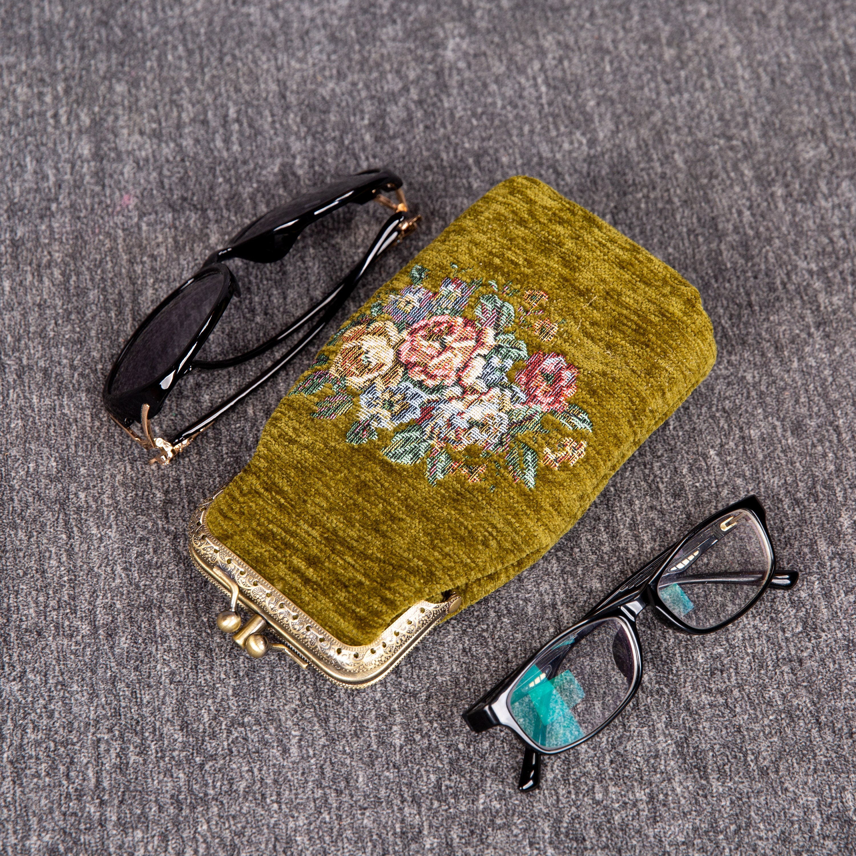 Vintage Carpet Glasses Case Victorian Style Handsewn Double Kiss Lock Pouch  Travel Sunglasses Bag Bridesmaid Gift For Her Floral 5 Colors - Yahoo  Shopping