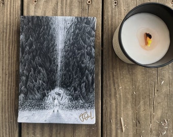 SKUGGORNAS DAL Liten (13,5 x 18,5 cm) Signerad canvastavla (skiss av Jen Ledger)