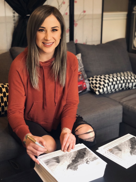 ジェン・セルター直筆サイン入り超大型写真…Jen Selter ファンタスティック4：ファースト・ステップ』キャラクターポスター5種