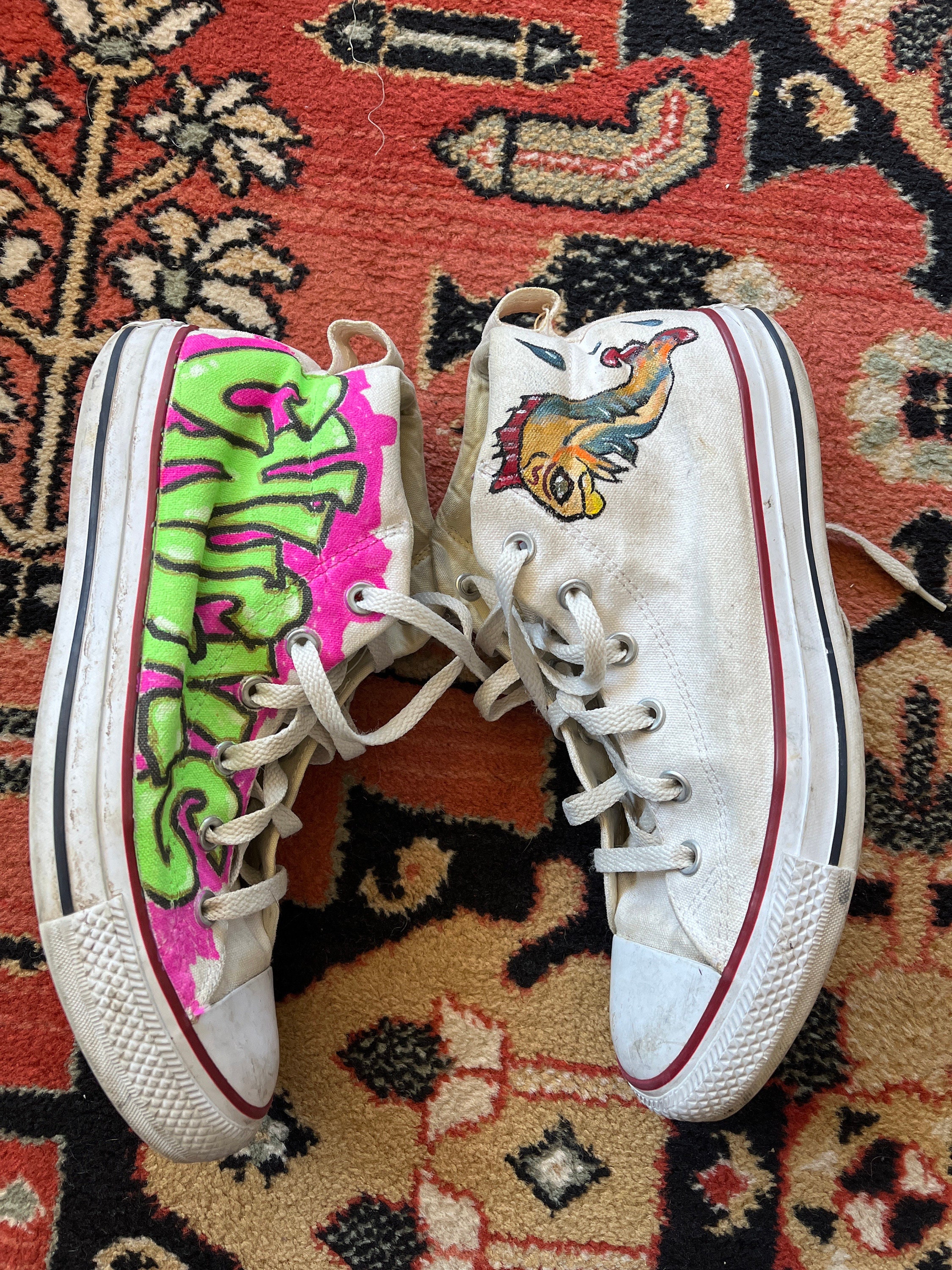 White converse best sale painted