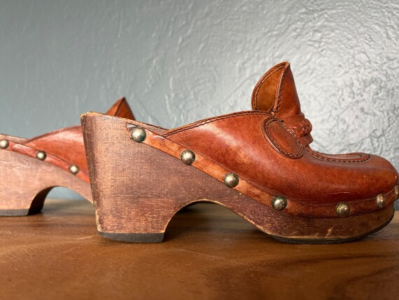 Vintage studded leather and wood mules made in It… - image 4