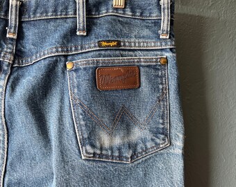 Vintage Wrangler worn in 39x30”