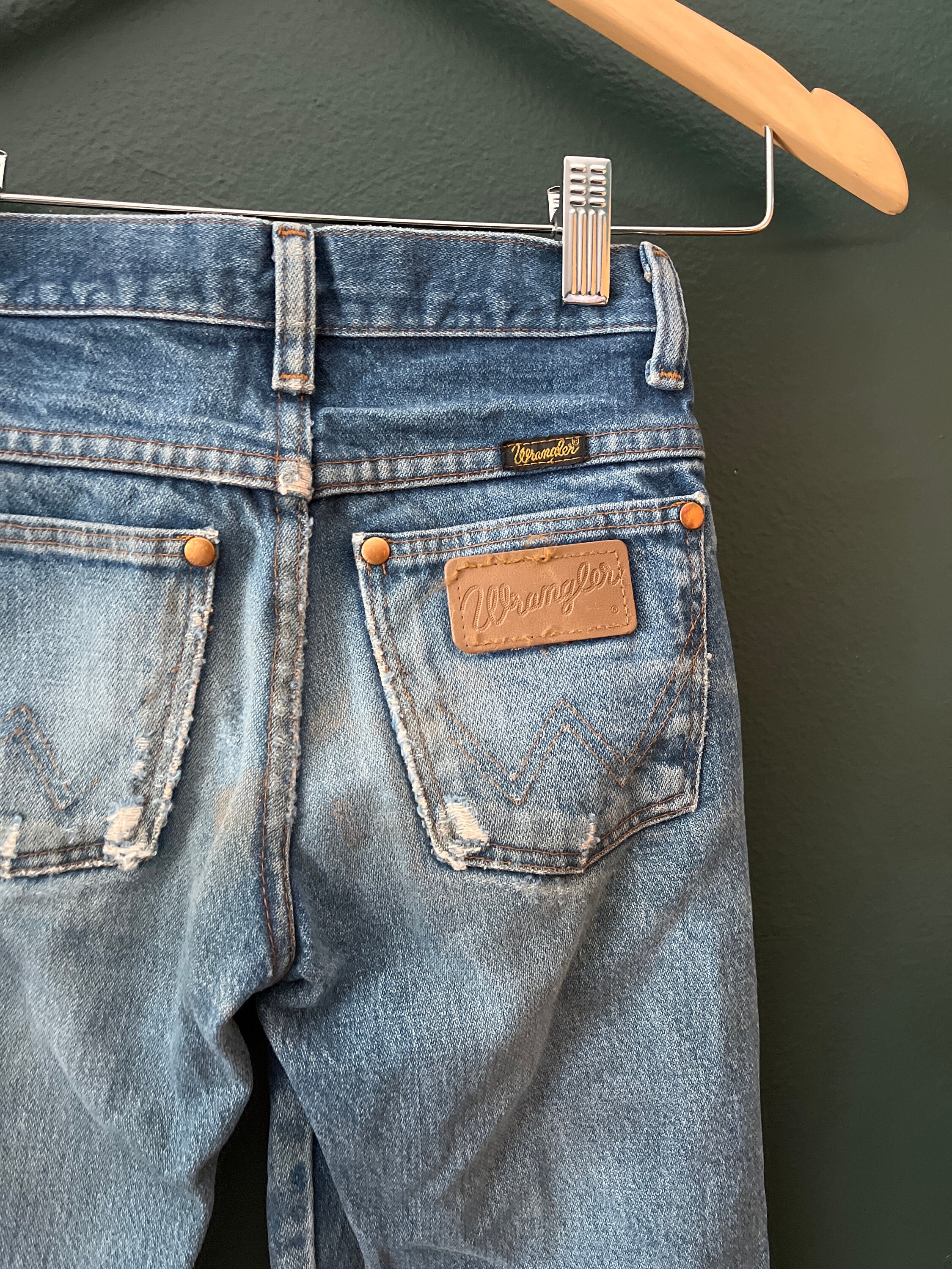 Starched wrangler jeans discount