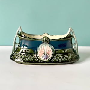 Small Art nouveau Majolica planter. Unknown Arts & Crafts Jardinieres marked 6983. Jugendstil. Art Deco outer pot. Flower pot gem.