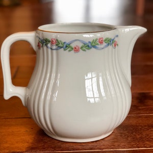 Vintage Retro Hall's Superior Kitchenware 64 Oz Radiance #5 Ribbed Ceramic Jug Pitcher Wildfire Pattern Vintage  Pitcher Retro White Pitcher