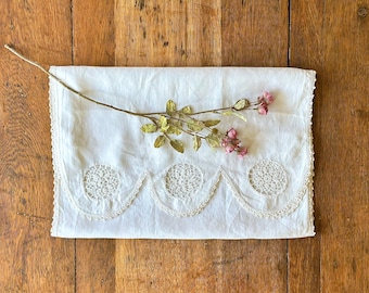 White Crochet Table Runner Dresser Scarf 14 X 48 Inch Vintage Table Linens  - Etsy