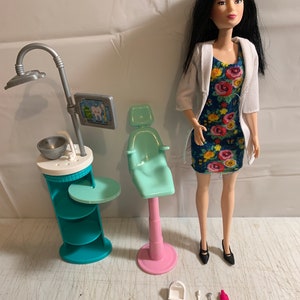 Barbie Careers 12” Figure Dentist w/ Accessories  FXP17 No Child Or Glasses T0