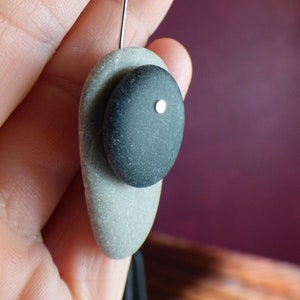 Pendant made of two superimposed natural pebbles