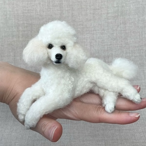 White poodle sculpture, 16 cm