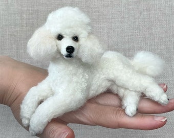 White poodle sculpture, 16 cm