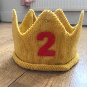 Customised Yellow Knitted Birthday Crown (with or without age badge) 1-2 years, baby, toddler, first birthday, second birthday, king, queen