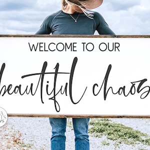 Benvenuti nel nostro splendido Chaos SVG / Farmhouse Sign / DXF e altro ancora!