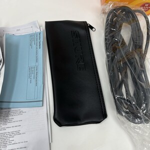 Shure SV200 Vocal Microphone with On/Off Switch, 15ft XLR Cable, Pouch & Clip image 7