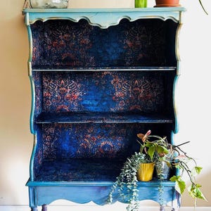 Late 20th Century French Farmhouse Buffet/Sideboard - China Cabinet - Ombre