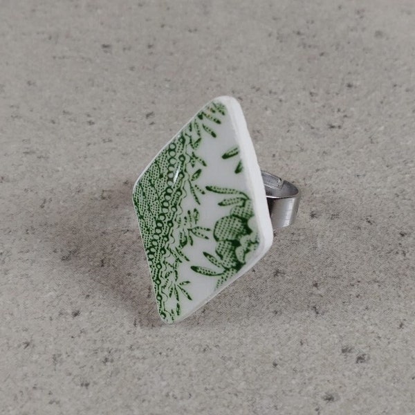 Broken china floral ring, Green and white ceramic ring, Chinese porcelain repurposed ring, Broken plate jewelry, Beach Pottery ring