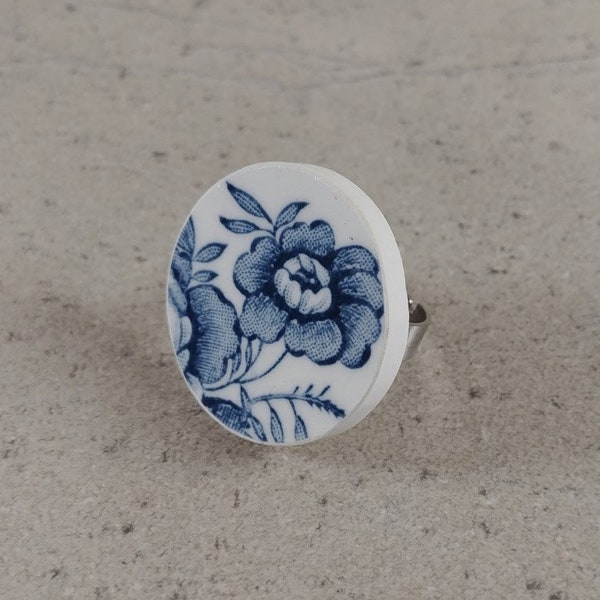 Broken china ring, Broken plate jewelry, Chinese Porcelain, Ceramic ring, Engagement ring, Statement Ring, Adjustable Ring, Porcelain Ring