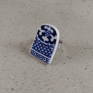 Broken china floral ring, Blue and white ceramic ring, Chinese porcelain repurposed ring, Broken plate jewelry, Beach Pottery ring