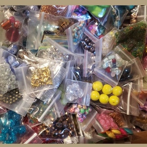 Surprise Grab Bag Perles et Découvertes Bijoux Making Supply Lot image 2