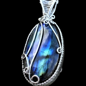 FLASHY Genuine Blue Labradorite Spectrolite Moonstone Sterling Silver Elven Elvish Victorian Fantasy Gothic Fairy Tale Forest Pendant
