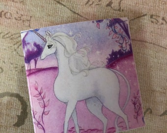 Sista enhörningen 2,5 cm klistermärke