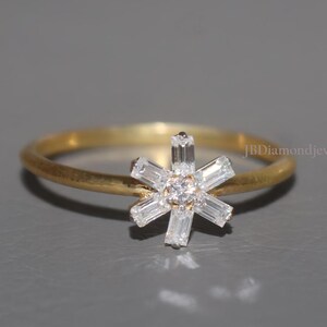 14k Gold Starburst Lab Diamond Ring: Dainty Snowflake Cluster