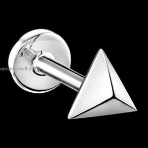 Pendiente de botón piramidal de oro macizo de 14 quilates, joyería minimalista geométrica para piercing hélix.