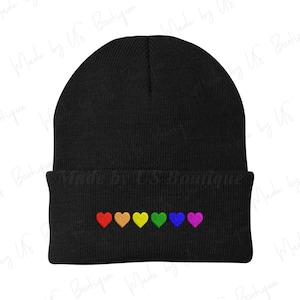 Rainbow Hearts Beanie, Brodé, Unisexe, Gay, Pride Hat, LGBT, Lesbiennes, Bisexuels, Transgenres, Nonbinaires, Pansexuels, Egalité, LGBTQ
