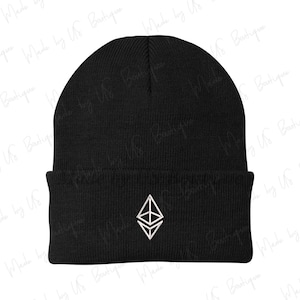 Peut inclure: Bonnet noir avec un logo Ethereum brod&eacute; en blanc.