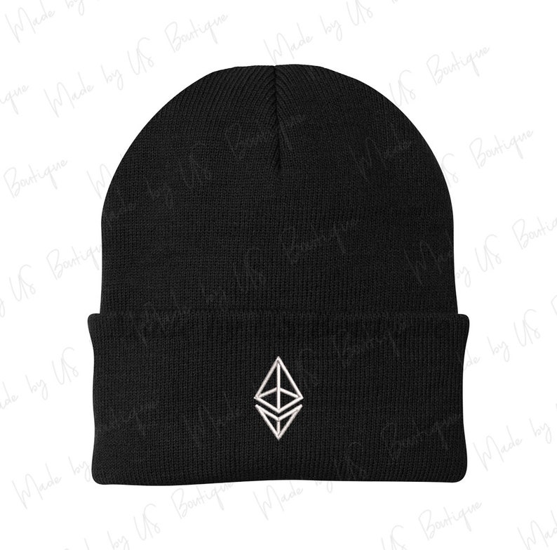 Peut inclure: Bonnet noir avec un logo Ethereum brod&eacute; en blanc.