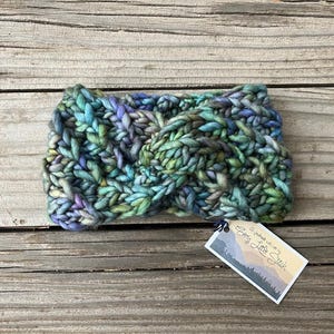 Women&#39;s Green Ear Warmer