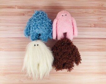 Baby Yeti, Plüschpuppe, gruseliges süßes Spielzeug, Sasquatch, Bigfoot, Monsterplüsch, einzigartig, süßer Plüsch, Valentinstag oder Babygeschenk.