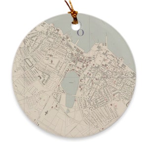Antiguo mapa de Reikiavik Islandia (1943) Ornamentos vintage del Atlas de la capital islandesa