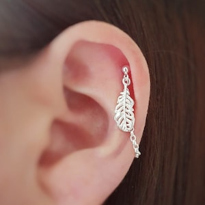 Sterling Silver Filigree Feather Helix Cartilage Earring. Single Earring. 925 Silver Chain and Stud. Helix Piercing