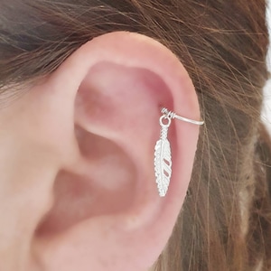 Sterling Silver Feather Helix Cartilage Hoop Earring. Single Earring. 925 Silver Hoop Boho Minimalist. Helix Piercing